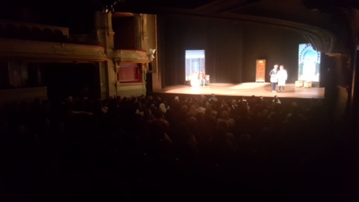 نشطاء وكوميديون مغاربة يبصمون بنجاح على جولة فنية تضم موائد مستديرة وتكريمات بديار هولندا نشطاء وكوميديون مغاربة يبصمون بنجاح على جولة فنية تضم موائد مستديرة وتكريمات بديار هولندا