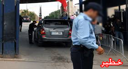 اسبانيا تتهم جمركيين وأمنيين مغاربة بالتواطؤ مع شبكات تهريب البشر مقابل 7 آلاف أورو اسبانيا تتهم جمركيين وأمنيين مغاربة بالتواطؤ مع شبكات تهريب البشر مقابل 7 آلاف أورو