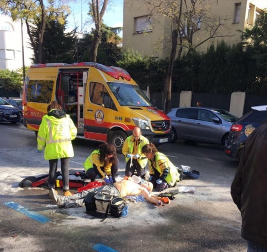 بالصور: مهاجر مغربي يُحرق جسده أمام سفارة المغرب بمدريد بعد سحب أوراق إقامته بالصور: مهاجر مغربي يُحرق جسده أمام سفارة المغرب بمدريد بعد سحب أوراق إقامته