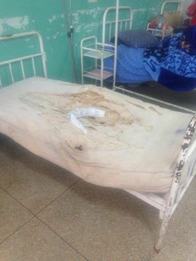 نشطاء يفضحون الحالة الكارثية لأسرة المرضى بالمستشفى الحسني نشطاء يفضحون الحالة الكارثية لأسرة المرضى بالمستشفى الحسني