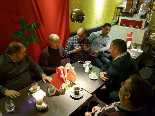 نشطاء مغاربة بالدانمارك يعقدون اجتماعا تشاوريا للتداول في الشؤون المطروحة لصالح الجالية المغربية نشطاء مغاربة بالدانمارك يعقدون اجتماعا تشاوريا للتداول في الشؤون المطروحة لصالح الجالية المغربية