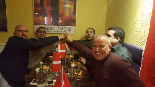 نشطاء مغاربة بالدانمارك يعقدون اجتماعا تشاوريا للتداول في الشؤون المطروحة لصالح الجالية المغربية نشطاء مغاربة بالدانمارك يعقدون اجتماعا تشاوريا للتداول في الشؤون المطروحة لصالح الجالية المغربية