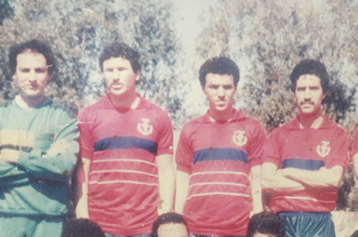 صورة نادرة للوزير الريفي الحسين الوردي ضمن فرقه لكرة القدم أيام الشباب صورة نادرة للوزير الريفي الحسين الوردي ضمن فرقه لكرة القدم أيام الشباب