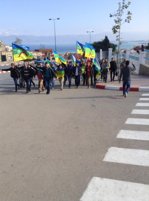 أبناء إقليم الناظور يتدفقون على الحسيمة ويبصمون على مشاركة مكثفة بمسيرة أربعينية محسن فكري أبناء إقليم الناظور يتدفقون على الحسيمة ويبصمون على مشاركة مكثفة بمسيرة أربعينية محسن فكري