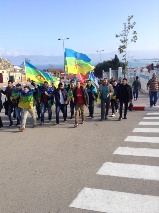 أبناء إقليم الناظور يتدفقون على الحسيمة ويبصمون على مشاركة مكثفة بمسيرة أربعينية محسن فكري أبناء إقليم الناظور يتدفقون على الحسيمة ويبصمون على مشاركة مكثفة بمسيرة أربعينية محسن فكري