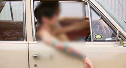 مغربي يقود سيارته عاريا بإسبانيا تحت تأثير الكحول