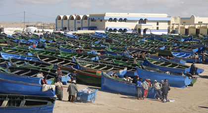 صيادون بالريف يعيشون حالة "عطالة" بسبب تباطأ إجراءات رفع وزن قوارب الصيد الى ثلاثة أطنان صيادون بالريف يعيشون حالة "عطالة" بسبب تباطأ إجراءات رفع وزن قوارب الصيد الى ثلاثة أطنان