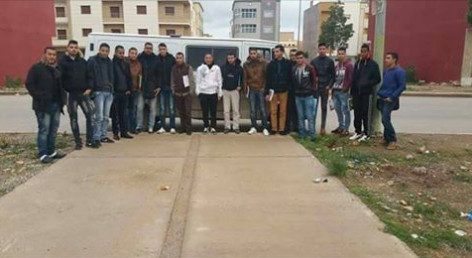طلبة بويافر: لاسترجاع حافلتنا اشترطوا علينا تسجيل فيديو نعتذر ونهتف فيه بحسنات رئيس الجماعة طلبة بويافر: لاسترجاع حافلتنا اشترطوا علينا تسجيل فيديو نعتذر ونهتف فيه بحسنات رئيس الجماعة