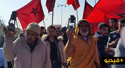 ساكنة دوار الذيب تنظم مسيرة احتجاجية مشيا على الأقدام الى مقر العمالة للمطالبة بربط منازلهم بالكهرباء ساكنة دوار الذيب تنظم مسيرة احتجاجية مشيا على الأقدام الى مقر العمالة للمطالبة بربط منازلهم بالكهرباء