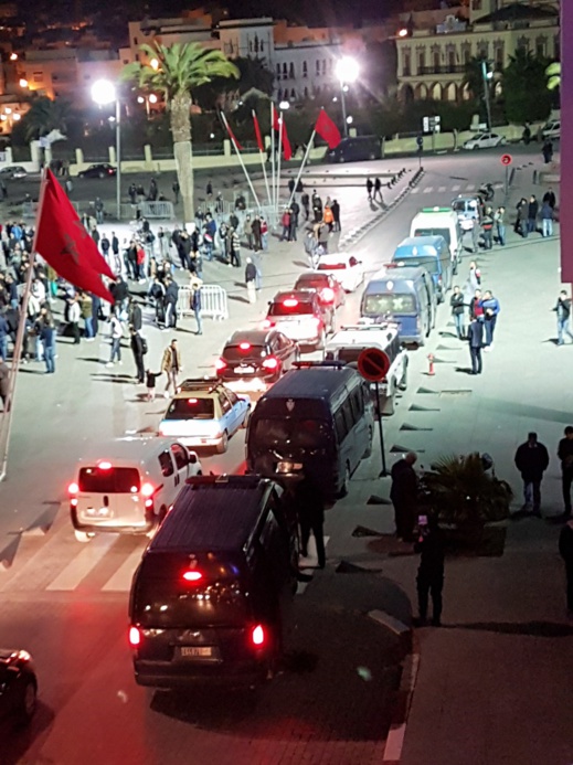 قوات الأمن تتدخل بالقوة لفض إعتصام نشطاء الحراك الشعبي بمدينة الحسيمة 