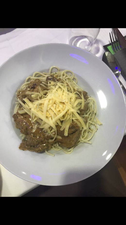 مطعم "لوريانت دور" الفاخر بالناظور يوفر أكلة "البايا" كل يوم ووجبة "الكسكس" كل جمعة مطعم "لوريانت دور" الفاخر بالناظور يوفر أكلة "البايا" كل يوم ووجبة "الكسكس" كل جمعة