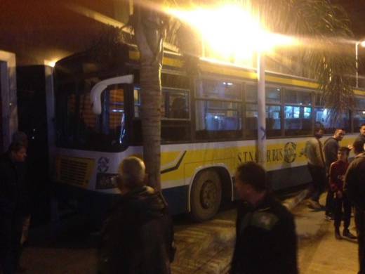 حافلة للنقل الحضري تخترق رصيف المارة وتكاد تتسبب في كارثة وسط الناظور حافلة للنقل الحضري تخترق رصيف المارة وتكاد تتسبب في كارثة وسط الناظور