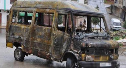 حريق مهول يلتهم سيارة للنقل المدرسي بإقليم الدريوش حريق مهول يلتهم سيارة للنقل المدرسي بإقليم الدريوش