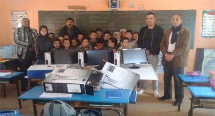 جمعية ثيميسي للتنمية المستدامة توزع أجهزة حواسب لمجموعة مدارس ابن الرومي بدار الكبداني جمعية ثيميسي للتنمية المستدامة توزع أجهزة حواسب لمجموعة مدارس ابن الرومي بدار الكبداني