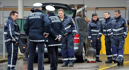 ضمنهم مغاربة.. ألمانيا بصدد النظر في ملفات 550 مهاجرا يشتبه بتمثيلهم خطرا أمنيا ضمنهم مغاربة.. ألمانيا بصدد النظر في ملفات 550 مهاجرا يشتبه بتمثيلهم خطرا أمنيا