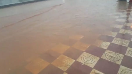 التساقطات المطرية تكشف الستار عن البنية التحتية للمقطع الطرقي أجدير ببني بوعياش التساقطات المطرية تكشف الستار عن البنية التحتية للمقطع الطرقي أجدير ببني بوعياش