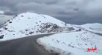 جولة رائعة بين مساحات شاسعة مكسوة بالثلوج بأرجاء الناظور في لوحة بانورامية خلابة جولة رائعة بين مساحات شاسعة مكسوة بالثلوج بأرجاء الناظور في لوحة بانورامية خلابة