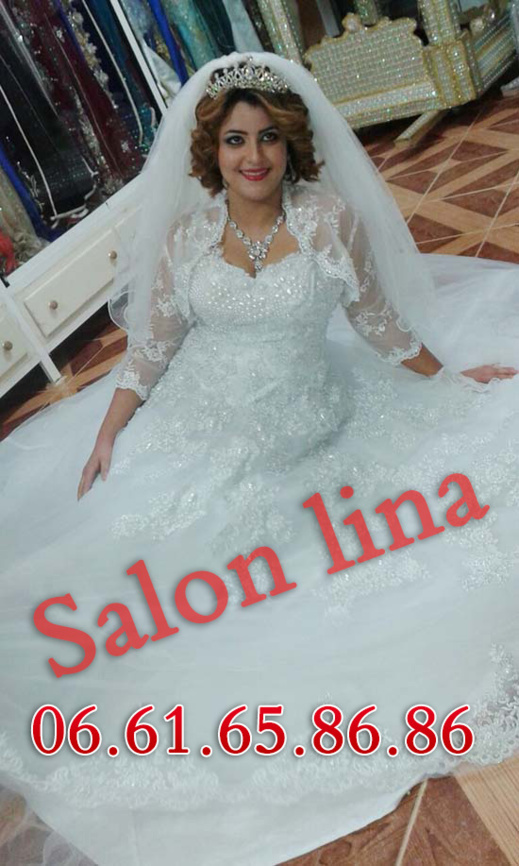 صالون "لينا" يقدم لزبنائه أجود ملابس العرائس وأخر ما جد في عالم التزيين صالون "لينا" يقدم لزبنائه أجود ملابس العرائس وأخر ما جد في عالم التزيين
