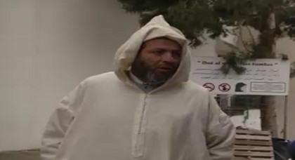 فضيحة مدوية تهّز الأمن الإسباني بعد إقتحام منزل "خاي ميمون" عن طريق الخطأ بمليلية المحتلة فضيحة مدوية تهّز الأمن الإسباني بعد إقتحام منزل "خاي ميمون" عن طريق الخطأ بمليلية المحتلة