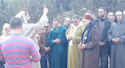 تشييع جثمان الراحل ابن الحاج ميمون الشرقاوي بالزاوية الدرقاوية بقبيلة بني سعيد