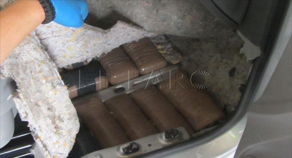 مالقة.. اعتقال مواطنين مغربيين قادمين من ميناء مليلية بحوزتهما كمية مهمة من المخدرات مالقة.. اعتقال مواطنين مغربيين قادمين من ميناء مليلية بحوزتهما كمية مهمة من المخدرات