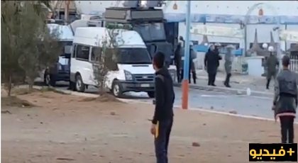 إندلاع مواجهات بين الأمن والمحتجين ببلدة بويكدان بعد منع مسيرة إحتجاجية إندلاع مواجهات بين الأمن والمحتجين ببلدة بويكدان بعد منع مسيرة إحتجاجية