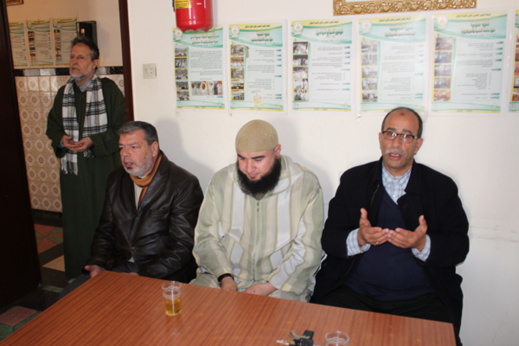 مواطن إسباني يعتنق الإسلام وينطق بالشهادتين بمقر المجلس العلمي بالناظور مواطن إسباني يعتنق الإسلام وينطق بالشهادتين بمقر المجلس العلمي بالناظور