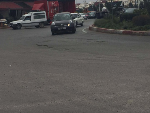 حفر تعيق سلاسة حركة المرور بشوارع مدينة الناظور والجهات المعنية ترى ولا تتحرك 