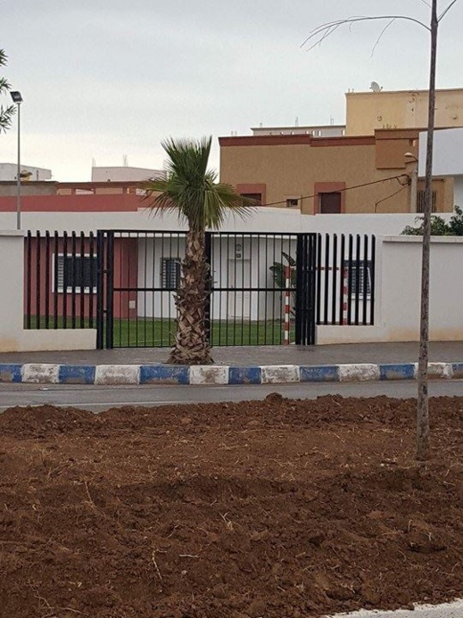 أبناء سلوان يتساءلون حول جدوى إحداث منشأة رياضية منتهية الأشغال ومجهزة لكنها مغلقة الأبواب منذ 5 سنوات أبناء سلوان يتساءلون حول جدوى إحداث منشأة رياضية منتهية الأشغال ومجهزة لكنها مغلقة الأبواب منذ 5 سنوات