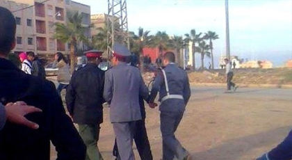 درك الدريوش يعتقل ثلاثة قاصرين على خلفية سرقة منازل بحي السعادة ومنزل بحي الأمل الغربي درك الدريوش يعتقل ثلاثة قاصرين على خلفية سرقة منازل بحي السعادة ومنزل بحي الأمل الغربي