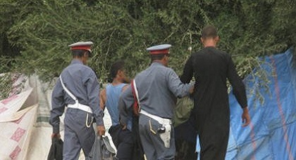 اعتقال عنصرين يحترفان السرقة بأركمان بعد تعقبهما مسنّا بحوزته مبلغا كبيرا وإرساله إلى مستعجلات الناظور اعتقال عنصرين يحترفان السرقة بأركمان بعد تعقبهما مسنّا بحوزته مبلغا كبيرا وإرساله إلى مستعجلات الناظور
