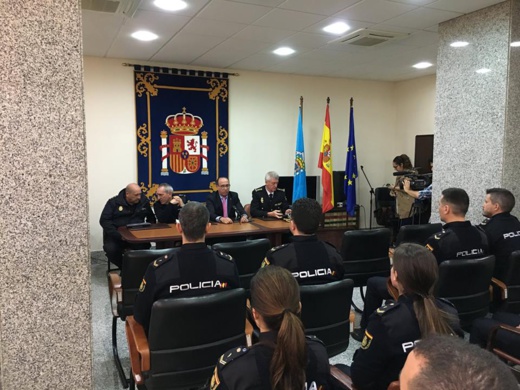 عناصر أمنية جديدة تحل بمدينة مليلية المحتلة لتعزيز المراقبة على المعابر الحدودية عناصر أمنية جديدة تحل بمدينة مليلية المحتلة لتعزيز المراقبة على المعابر الحدودية