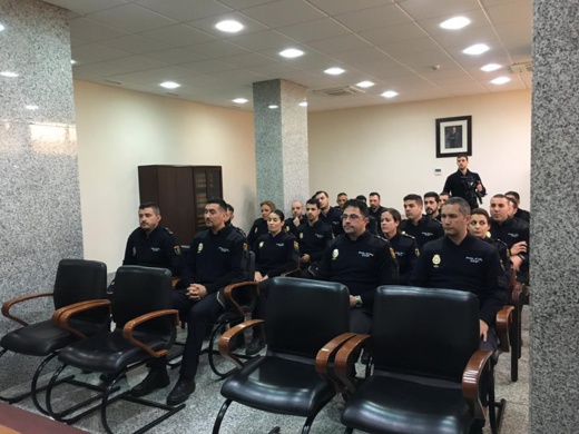 عناصر أمنية جديدة تحل بمدينة مليلية المحتلة لتعزيز المراقبة على المعابر الحدودية عناصر أمنية جديدة تحل بمدينة مليلية المحتلة لتعزيز المراقبة على المعابر الحدودية