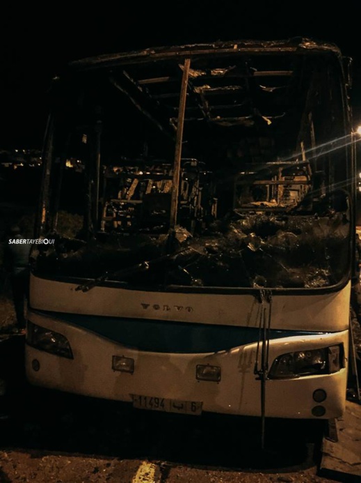 الحسيمة تحصي خسائرها الجسيمة بعد ليلة دامية عاشت فيها الساكنة أجواء حرب حقيقية الحسيمة تحصي خسائرها الجسيمة بعد ليلة دامية عاشت فيها الساكنة أجواء حرب حقيقية