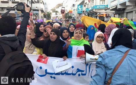 نساء الحسيمة يخرجن للاحتجاج في مسيرة حاشدة تزامنا مع اليوم العالمي للمرأة نساء الحسيمة يخرجن للاحتجاج في مسيرة حاشدة تزامنا مع اليوم العالمي للمرأة