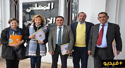بحضور القنصل ونائبة سابقة لرئيس الحكومة الإسبانية.. الرحموني يوقع إتفاقية إنجاح مشروع مركز نسائي بالناظور