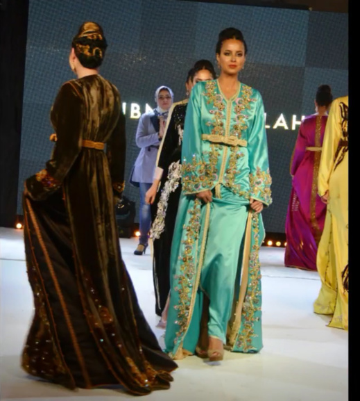 مصمّمة الأزياء الناظورية "لبنى الفلاح" تتألق تحت أضواء تظاهرتين عالميتين بالدارالبيضاء مصمّمة الأزياء الناظورية "لبنى الفلاح" تتألق تحت أضواء تظاهرتين عالميتين بالدارالبيضاء