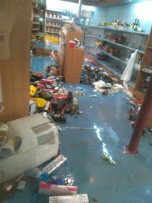 صور تكشف حالة هلع المسافرين وحجم الخسائر داخل الباخرة التي صارعت تقاذف الأمواج في عرض بحر مليلية صور تكشف حالة هلع المسافرين وحجم الخسائر داخل الباخرة التي صارعت تقاذف الأمواج في عرض بحر مليلية