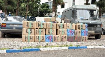 شرطة الناظور تحجز 15 طنا من الحشيش وتعتقل شخصا يشتبه في ارتباطه بمافيا دولية للمخدرات شرطة الناظور تحجز 15 طنا من الحشيش وتعتقل شخصا يشتبه في ارتباطه بمافيا دولية للمخدرات