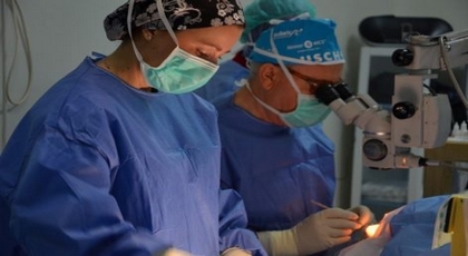 أطباء "براكيرْ" بالناظور لإجراء عمليات جراحية مجانية للعيون للموسم الرابع على التوالي أطباء "براكيرْ" بالناظور لإجراء عمليات جراحية مجانية للعيون للموسم الرابع على التوالي