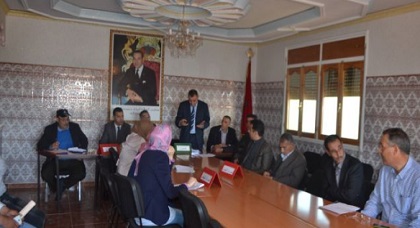جماعة أركمان تعقد اتفاقية شراكة لتمويل وفتح مسالك طرقية بالجهة الشرقية جماعة أركمان تعقد اتفاقية شراكة لتمويل وفتح مسالك طرقية بالجهة الشرقية