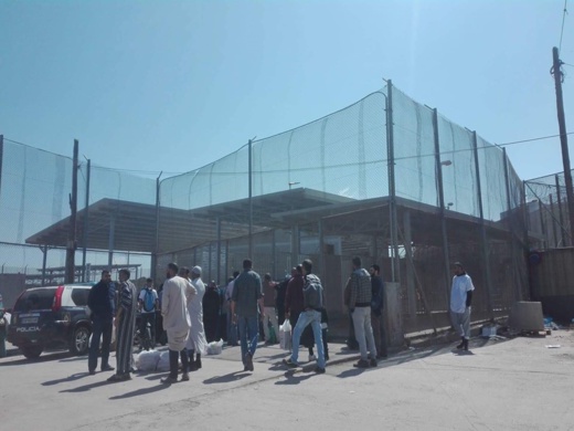 محاولة فاشلة لتهريب 10 أفارقة من معبر فرخانة محاولة فاشلة لتهريب 10 أفارقة من معبر فرخانة