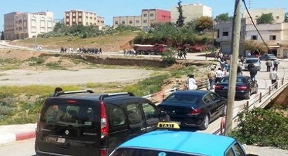 الداخلية تنزل من جديد إلى الشارع للحوار مع محتجين بالريف الداخلية تنزل من جديد إلى الشارع للحوار مع محتجين بالريف
