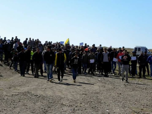 للمرة الثانية خلال أسبوع.. ساكنة جماعة أولاد امغار بتمسمان تخرج في مسيرة احتجاجية ضد التهميش والاقصاء للمرة الثانية خلال أسبوع.. ساكنة جماعة أولاد امغار بتمسمان تخرج في مسيرة احتجاجية ضد التهميش والاقصاء