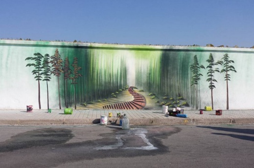 شاب يفلح في خلق فضاء رائع برسمه جداريات على أسوار مهملة بالعروي فمتى تنقل بلدية الناظور تجربته شاب يفلح في خلق فضاء رائع برسمه جداريات على أسوار مهملة بالعروي فمتى تنقل بلدية الناظور تجربته