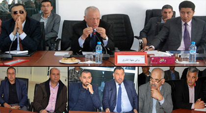 والي جهة الشرق ورئيسها يجتمعان مع عامل اقليم الدريوش ومنتخبيها لتقديم الخطوط العريضة لبرنامج التنمية والي جهة الشرق ورئيسها يجتمعان مع عامل اقليم الدريوش ومنتخبيها لتقديم الخطوط العريضة لبرنامج التنمية