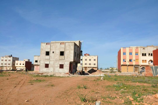 مستشار جماعي يطالب العامل بالتدخل لمنع إحداث تجزئتين سريتين يتم تشييدهما بسلوان