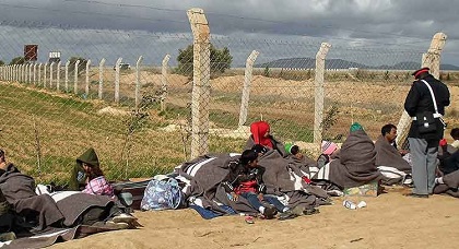 الناظور ستغرق بعشرات اللاجئين السوريين بعدما طردتهم الجزائر ونقلتهم إلى الحدود الشرقية الناظور ستغرق بعشرات اللاجئين السوريين بعدما طردتهم الجزائر ونقلتهم إلى الحدود الشرقية