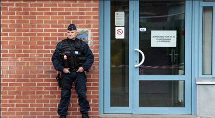 بدء الاقتراع في الانتخابات الرئاسية الفرنسية وهاجس اليمين المتطرف يقض مضجع المهاجرين