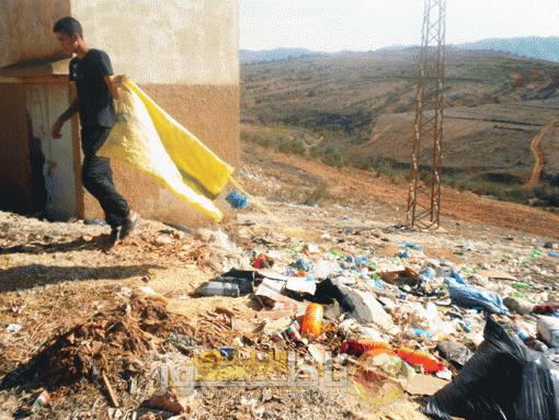 سوق خميس تمسمان مرفق يضخ مداخيل هامة في صندوق الجماعة يعيش كارثة بيئية حقيقية 